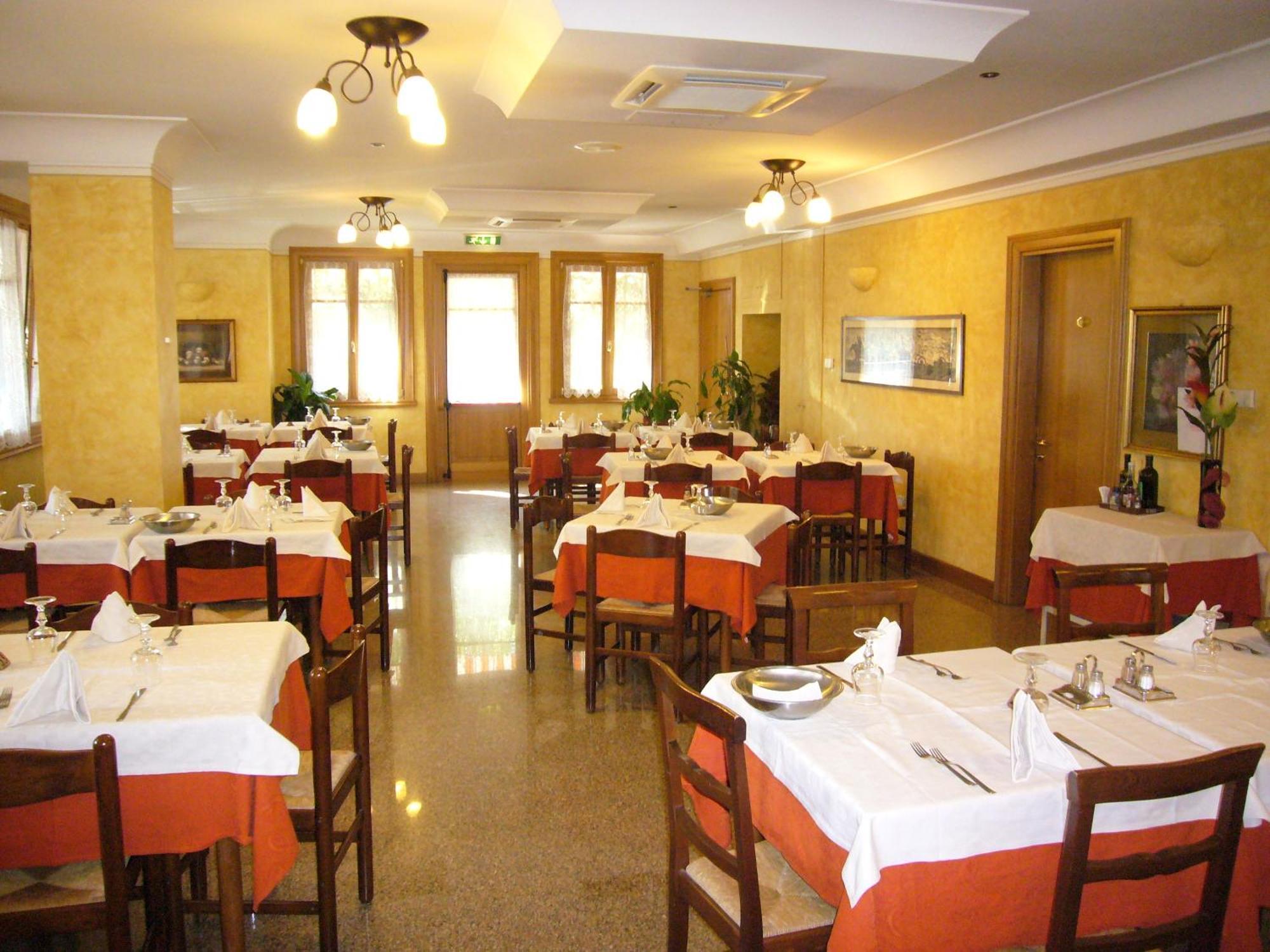 Bed and Breakfast Trattoria Bettola à Lonato Extérieur photo